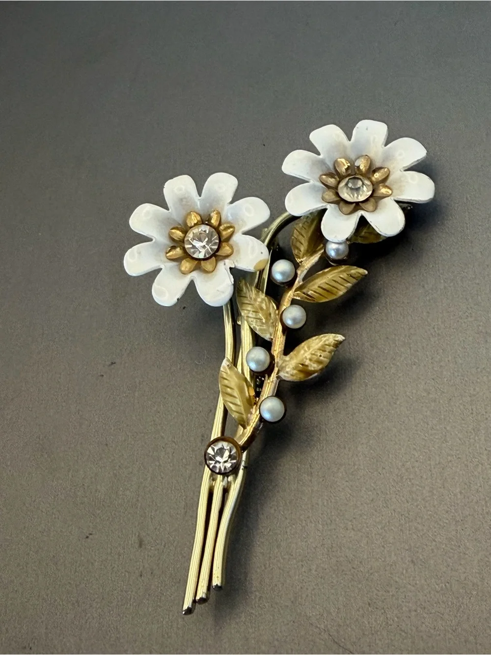 Coro White Enamel Daisy Rhinestone Faux Pearl Bouquet Brooch Vintage 3”